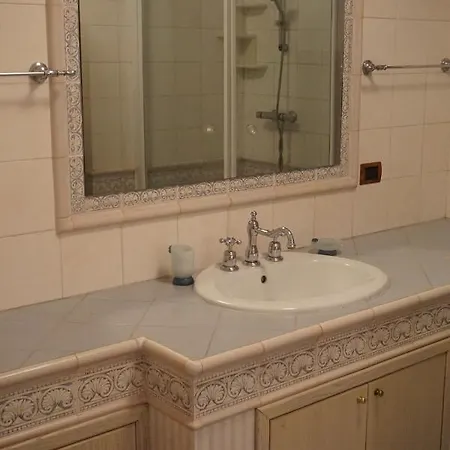 Apartment Casa Indipendente In Pieno Centro A Otranto